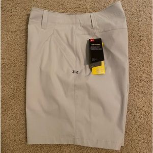 Under Armour Storm Loose Fit Men’s light gray shorts